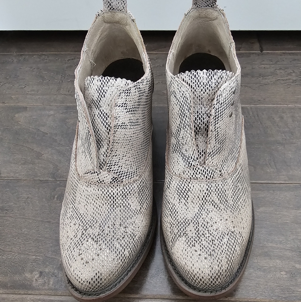 New Freebird Sadie Leather Python Print Oxford Bo… - image 2